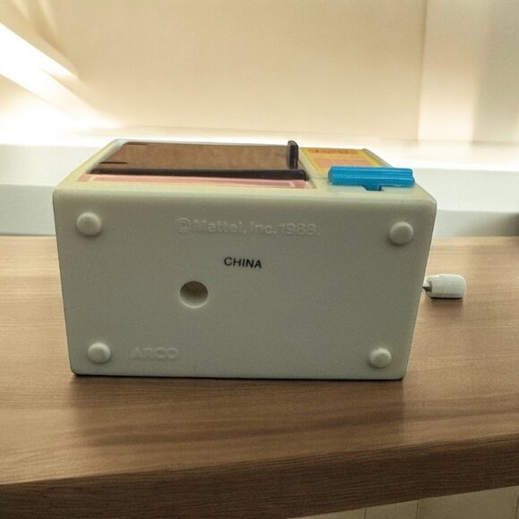 Vintage 1988 Barbie Wind Up Microwave by Mattel - Picture 4 of 5